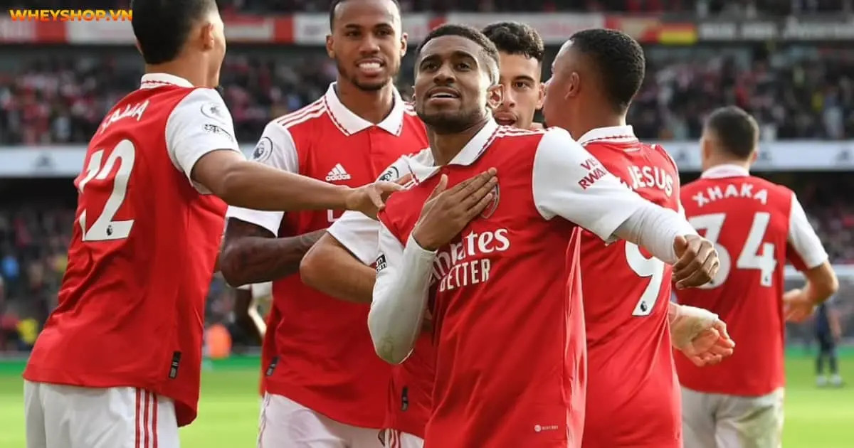 Logo câu lạc bộ Arsenal với biệt danh Pháo thủ, một trong những biệt danh của các câu lạc bộ bóng đá nổi tiếng