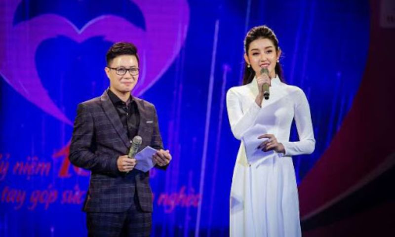 Lời dẫn chương trình bế mạc giải bóng đá