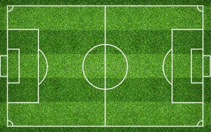 Mặt sân bóng đá 11 người với kích thước 105m x 68m áp dụng cho Ngoại hạng Anh