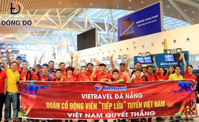 Mẫu bandroll cổ vũ thể thao từ Vietravel