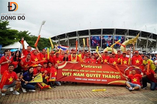 Mẫu banner bóng đá thu hút của cổ động viên