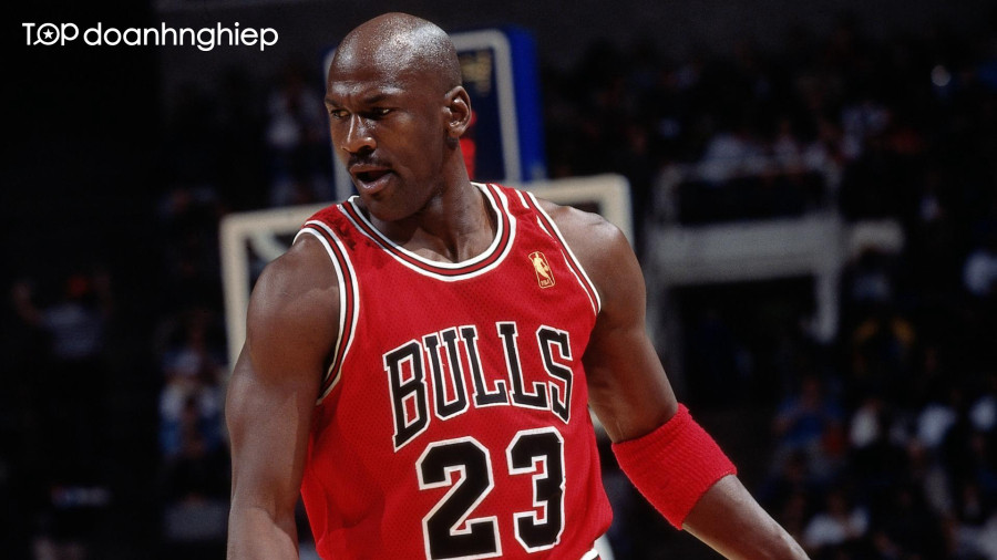 Michael Jordan, biểu tượng vĩ đại trong danh sách cầu thủ bóng rổ giỏi nhất thế giới