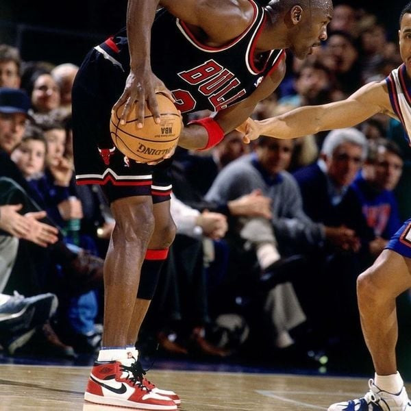 Michael Jordan mặc Air Jordan 1 trong trận đấu NBA