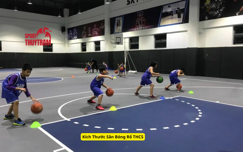 Mô hình kích thước sân bóng rổ THCS tiêu chuẩn với các đường kẻ rõ ràng