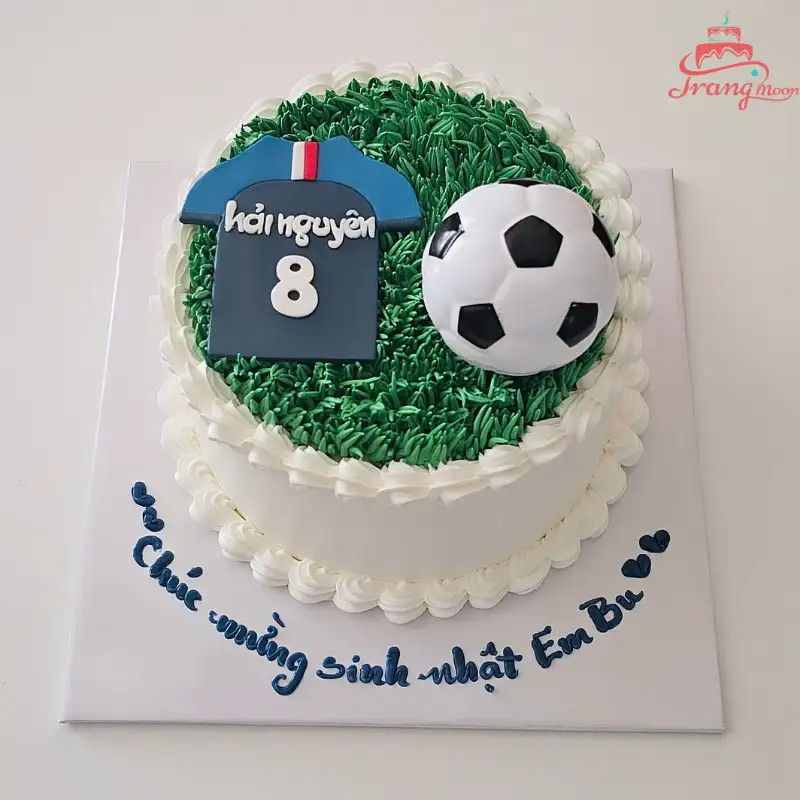 Một mẫu bánh kem hình cầu thủ CR7 khác