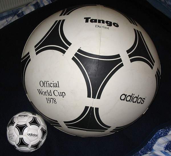 Mua quả bóng đá Adidas Tango Durlast, biểu tượng World Cup