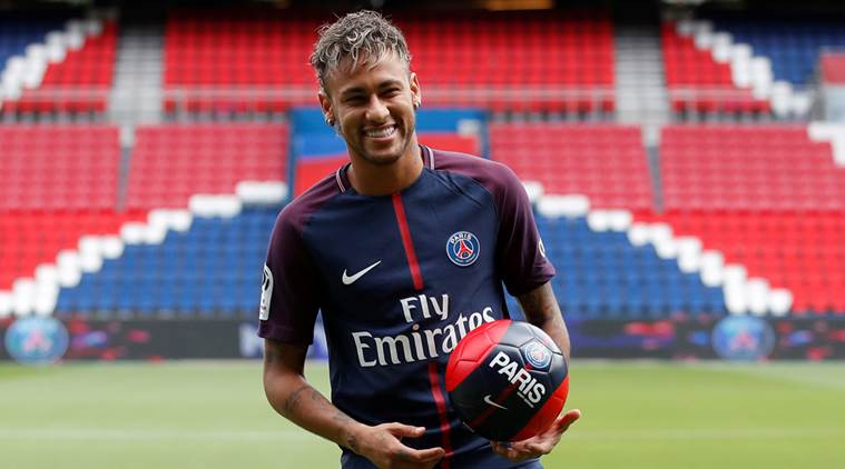 Neymar, cầu thủ đắt giá nhất thế giới, là minh chứng cho giá trị chuyển nhượng và cách câu lạc bộ bóng đá kiếm tiền bằng cách nào