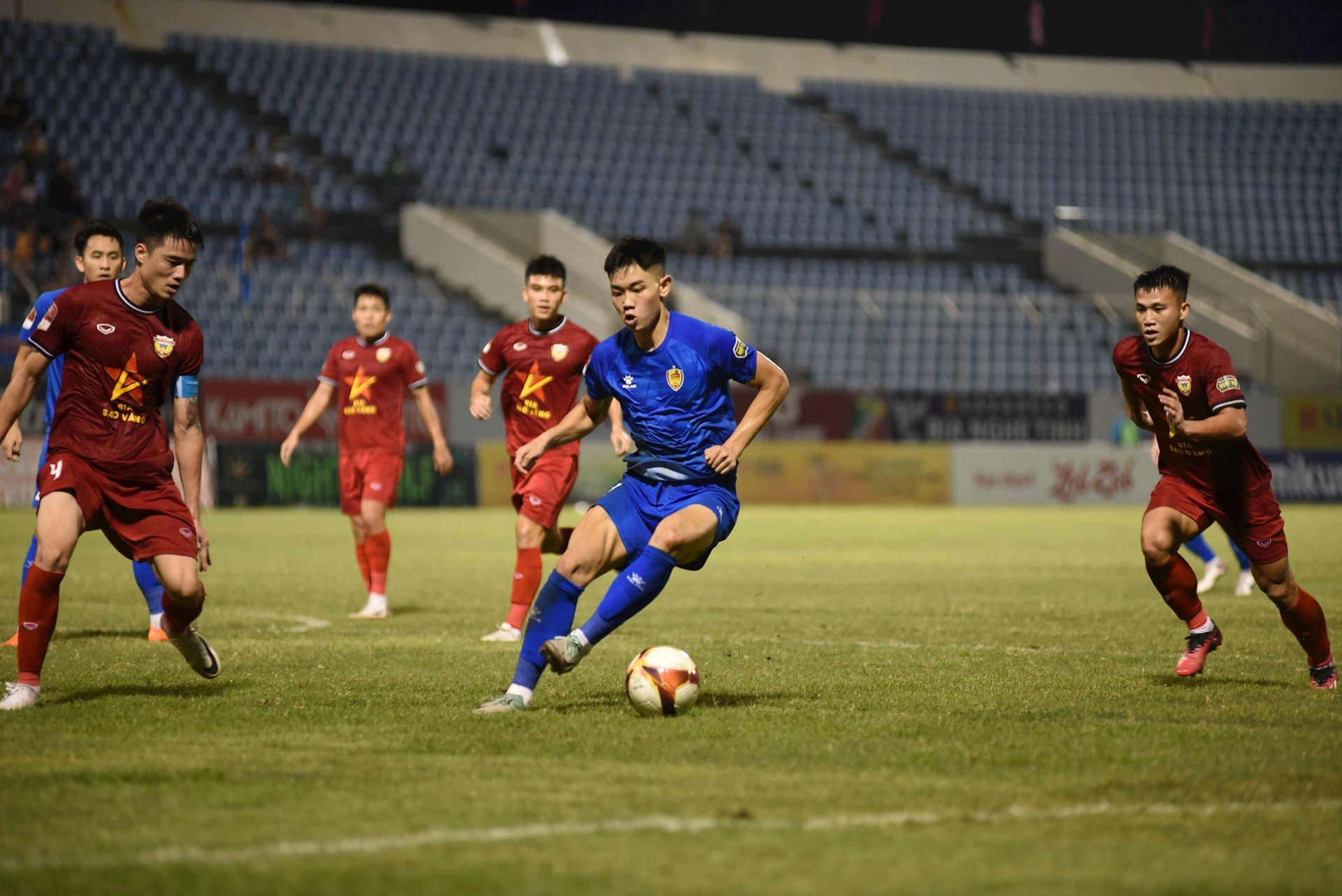 Nguyễn Đình Bắc, ngôi sao trẻ của Quảng Nam, đóng góp vào đội tuyển bóng đá U22 quốc gia Việt Nam