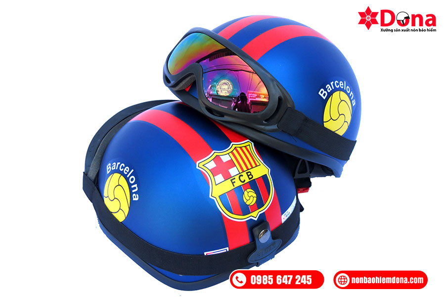 Nón bảo hiểm in logo CLB bóng đá Barca