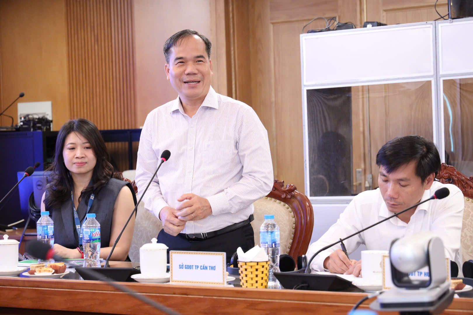 Ông Nguyễn Phúc Tăng, Phó Giám đốc Sở GDĐT Cần Thơ, chia sẻ kinh nghiệm địa phương về nâng cao năng lực tiếng Anh
