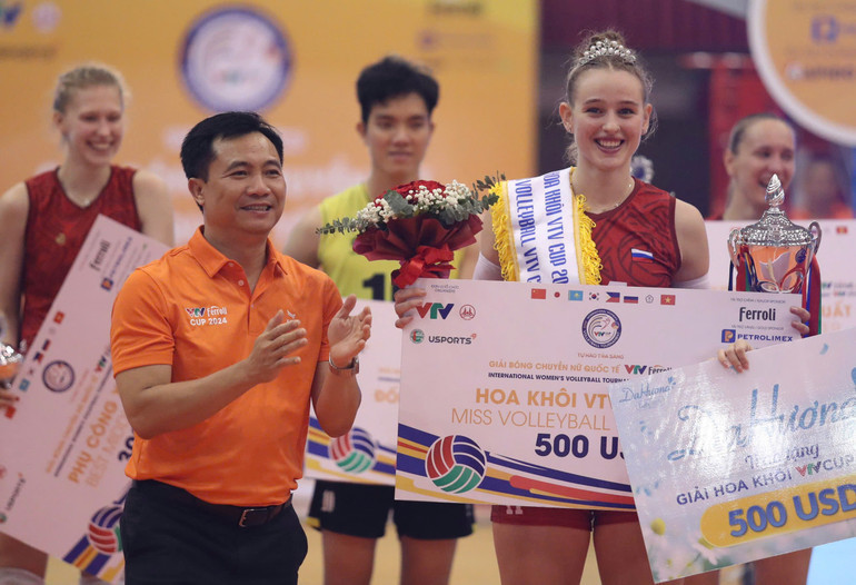 Palshina Elizaveta, hoa khôi của giải đấu, một tài năng nổi bật trong làng bóng chuyền nữ quân đội