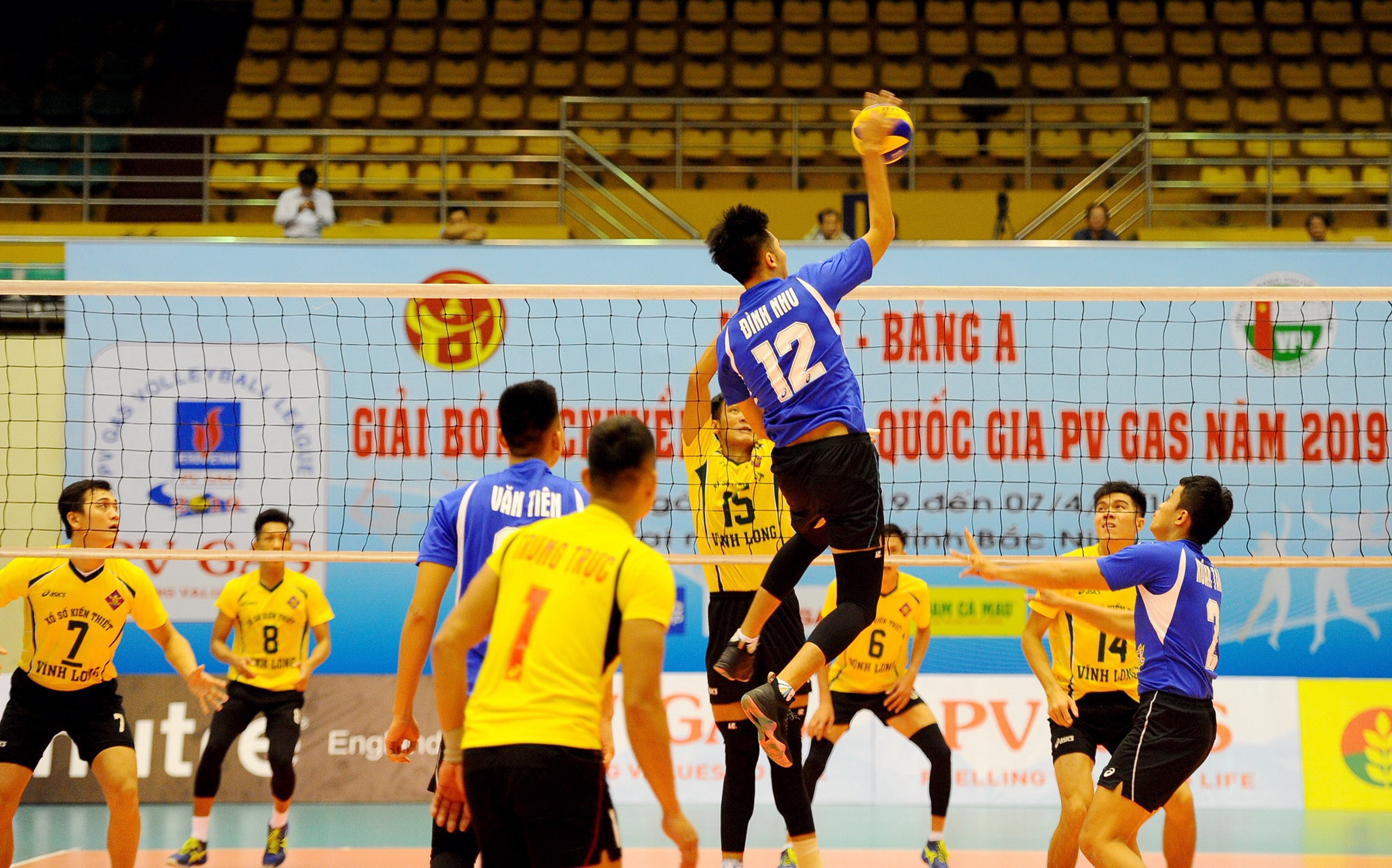 Pha bóng kịch tính trong Giải bóng chuyền VĐQG 2019 của Việt Nam