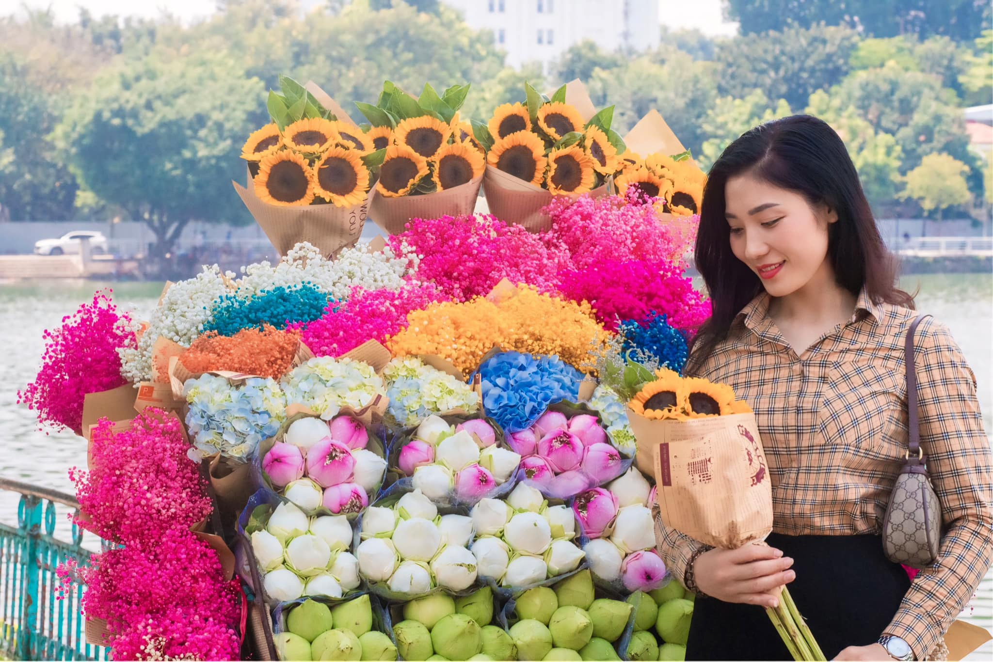 Phạm Thị Yến trong một buổi tập, hình ảnh cho thấy cô gái Hà Nam đến với bóng chuyền một cách ngẫu nhiên và đầy thử thách