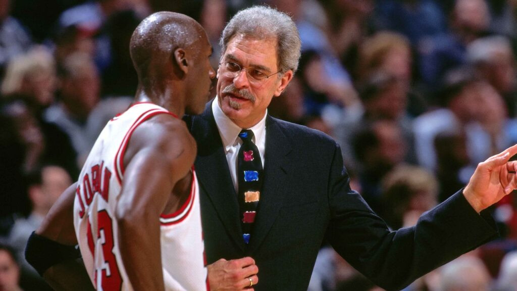 Phil Jackson, huấn luyện viên huyền thoại và bộ óc chiến thuật đằng sau thành công của Chicago Bulls