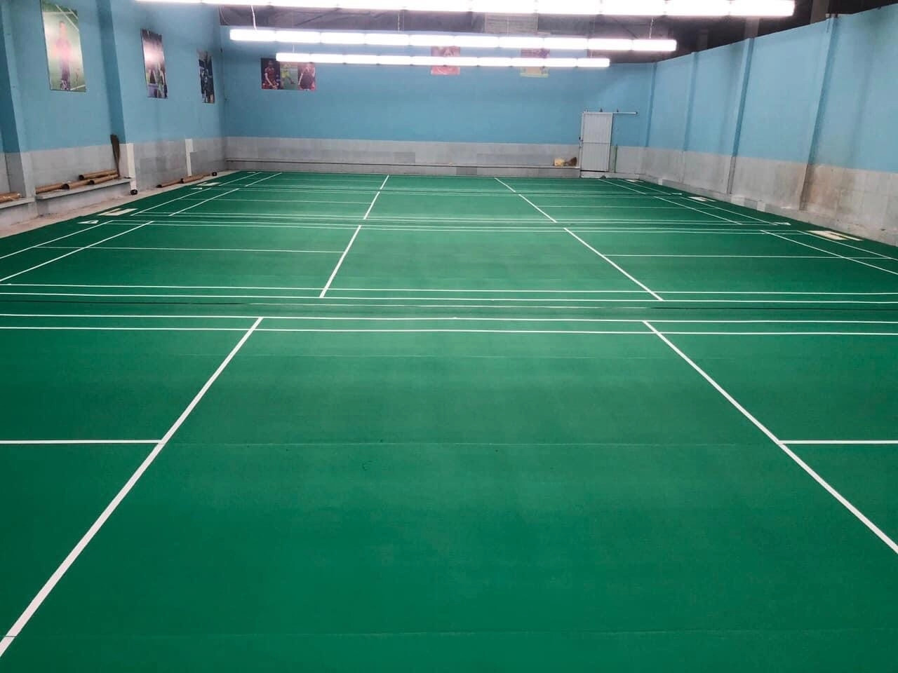 Phòng chờ và quầy dịch vụ tại sân bóng đá mini Vạn Nguyên, phục vụ người chơi