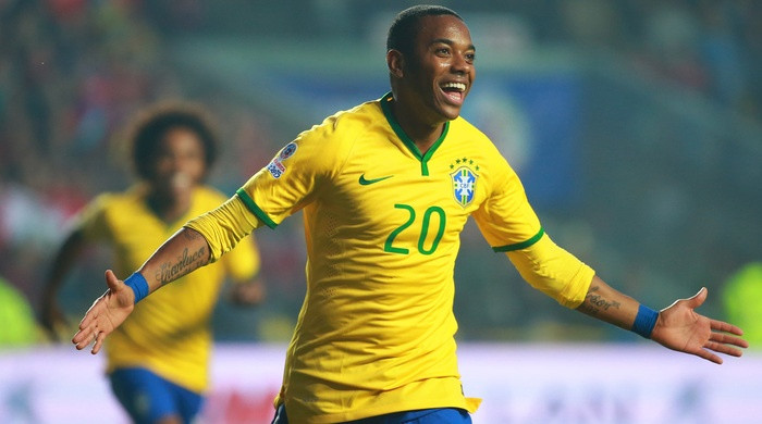 Robinho, cầu thủ kỹ thuật tài năng, vẫn giữ được kỹ năng điêu luyện dù đã qua thời đỉnh cao