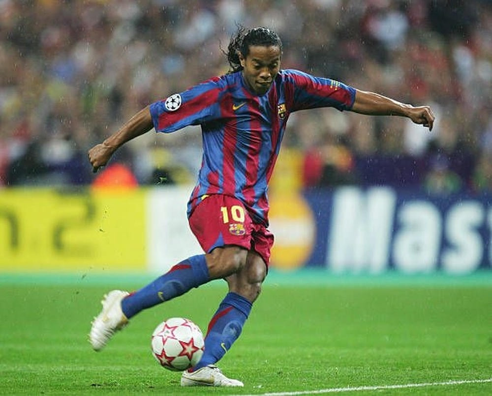 Ronaldinho, nghệ sĩ số 10 với nụ cười và kỹ năng mê hoặc