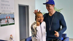 Ronaldo gửi thông điệp đặc biệt cho Mbappe, những thông tin quan trọng của lịch bóng đá