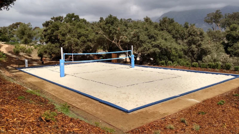 Sân bóng chuyền cát mini tự thi công tại nhà, lý tưởng cho những buổi vui chơi và luyện tập thoải mái cùng nhóm bạn
