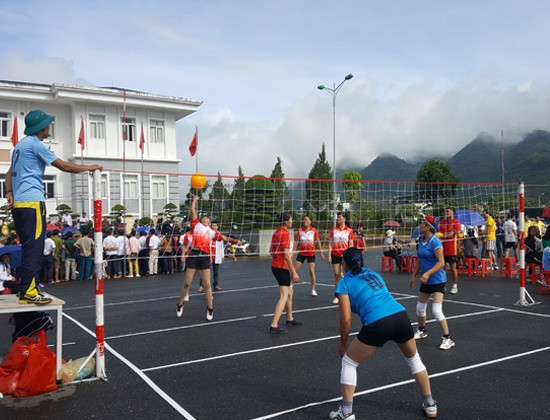 Sân bóng chuyền hơi
