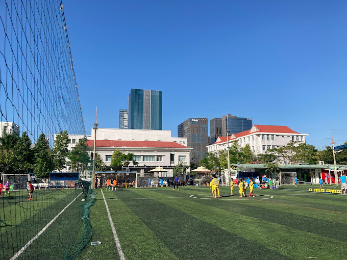 Sân bóng D7 SP (UBND Quận 7) là địa điểm quen thuộc cho các giải đấu phong trào