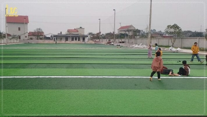 Sân bóng đá cỏ nhân tạo đã hoàn thành