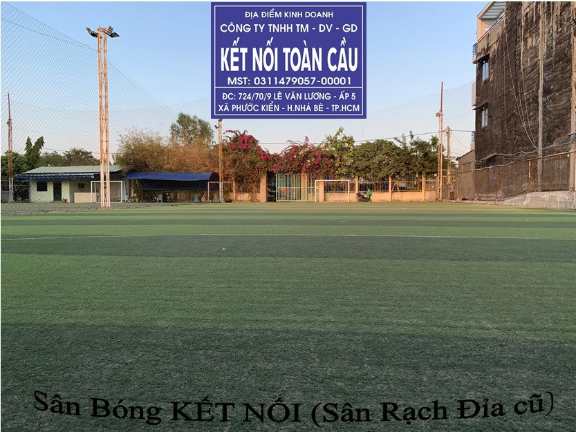 Sân bóng Kết Nối hay Sân Rạch Đĩa tại Quận 7, nằm trong hẻm nhưng có không gian yên tĩnh