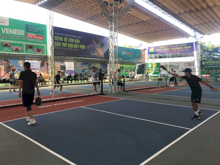 Sân DSD Pickleball Nha Trang đẳng cấp với không gian sang trọng và tiện nghi VIP