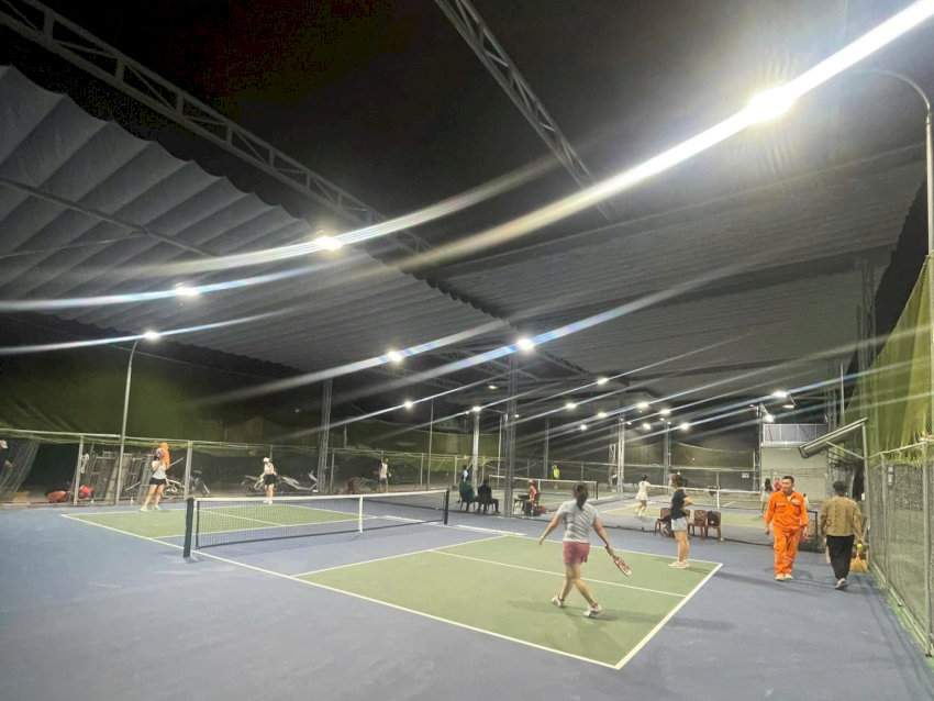 Sân Pickleball 182 Đình Thôn với hệ thống đèn LED tiên tiến