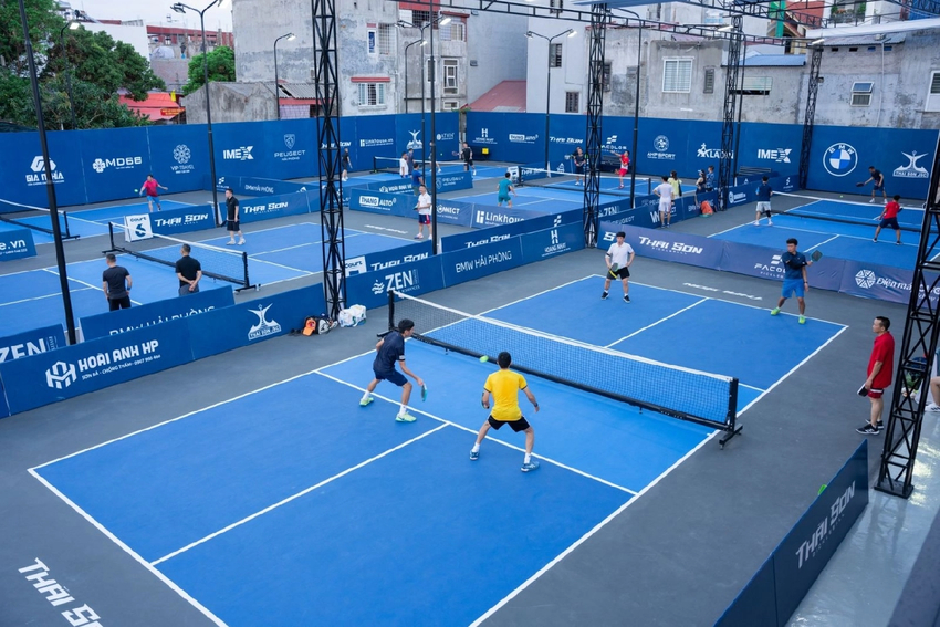 Sân Pickleball Thái Sơn với 8 sân ngoài trời rộng rãi, khang trang để phục vụ người chơi