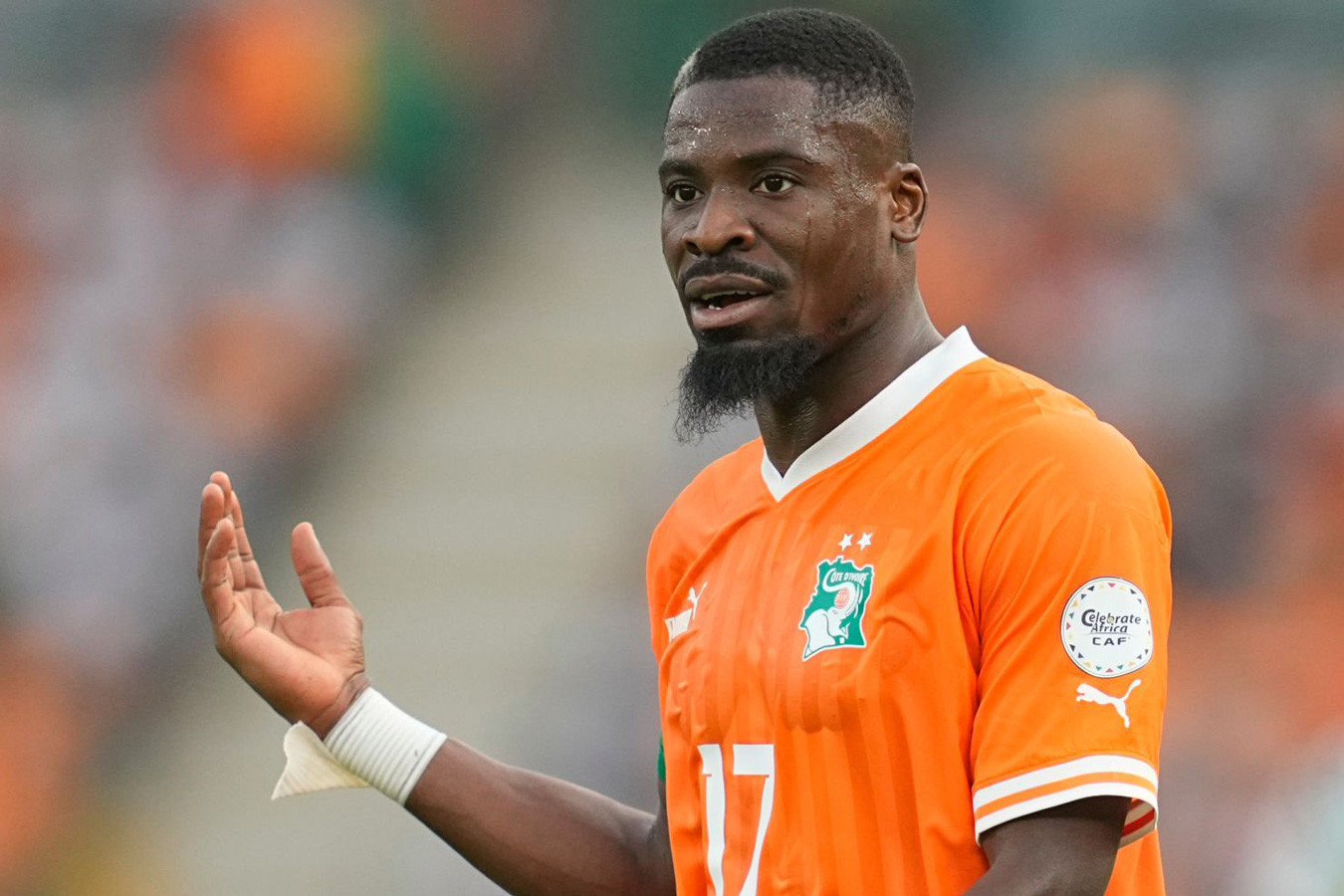 Serge Aurier, hậu vệ phải tự do đầy sức mạnh nhưng cần cải thiện kỷ luật.