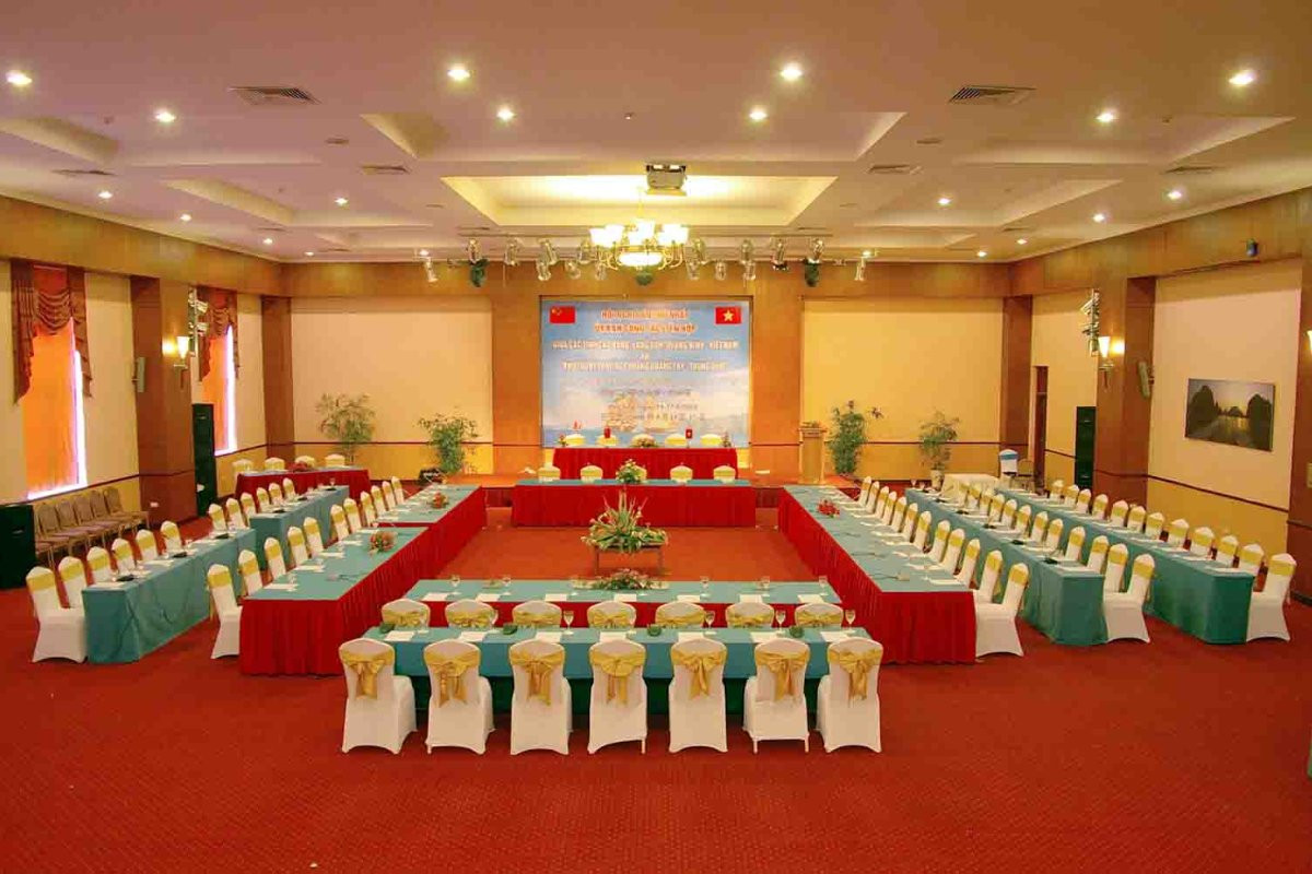 Setup phòng họp báo trang trọng cho các lễ ký kết