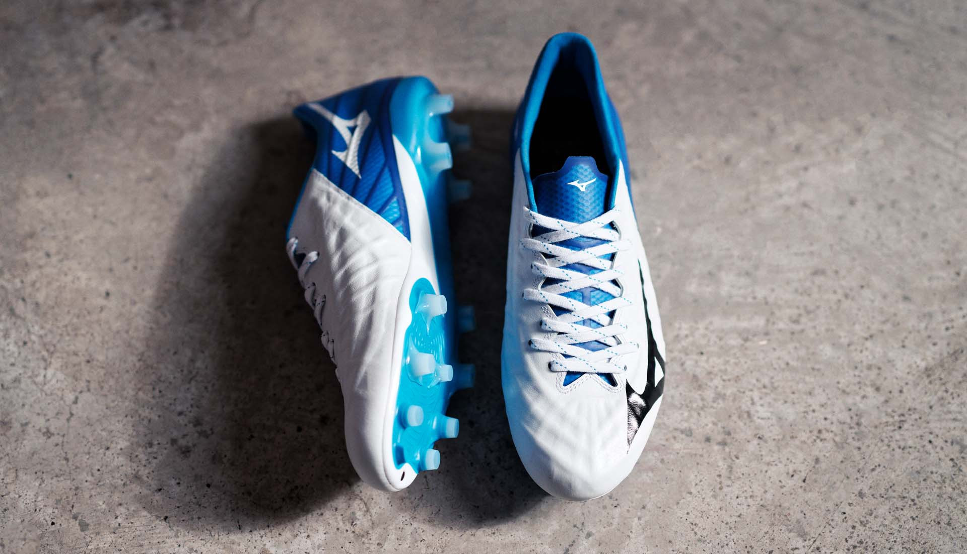 So sánh các dòng giày bóng đá Mizuno: Morelia, Basara và Wave để tìm giày nào tốt nhất