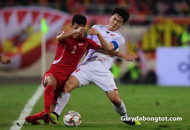 So sánh giày bóng đá Adidas ACE và Predator, sự trở lại mạnh mẽ của huyền thoại
