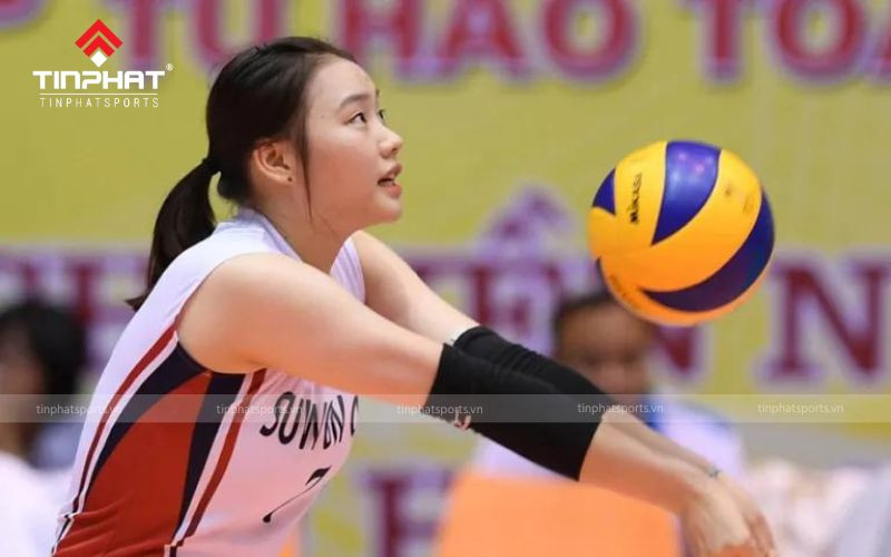 Tầm quan trọng của chuyền hai trong việc điều phối lối chơi khi xoay cầu trong bóng chuyền