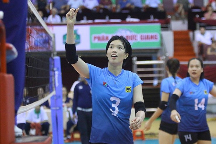 Thanh Thúy, người kế thừa tiềm năng của các thế hệ huyền thoại như Phạm Thị Yến bóng chuyền, không nhận băng đội trưởng tại CLB Long An