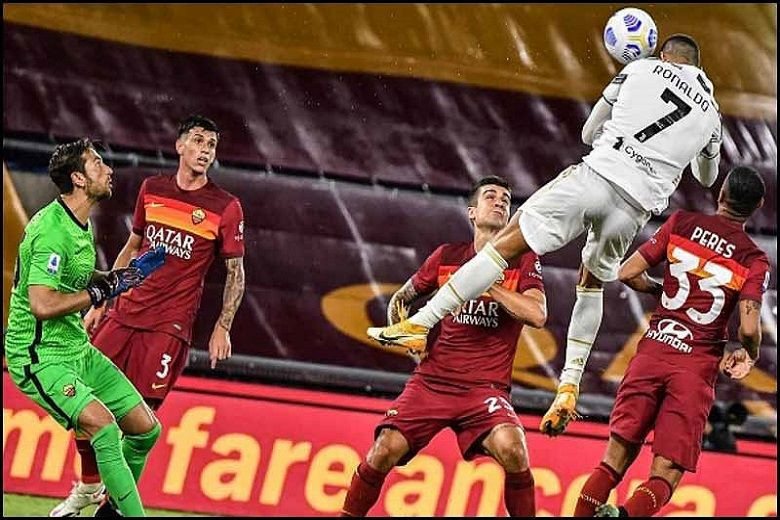 Thế nào là một cú hat-trick hoàn hảo trong bóng đá chuyên nghiệp