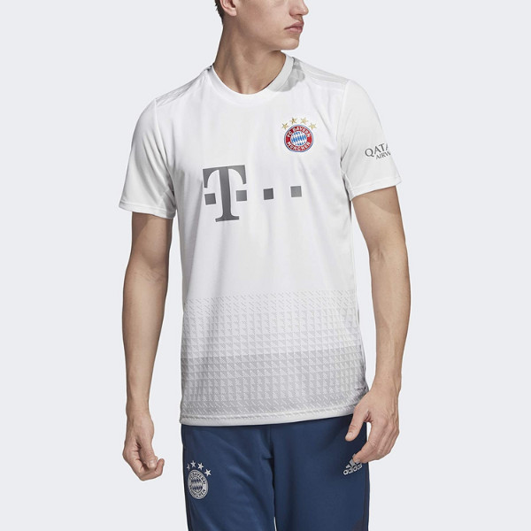 Thiết kế áo đá bóng Bayern Munich sân khách 2019-2020, tông trắng phối xám tinh tế