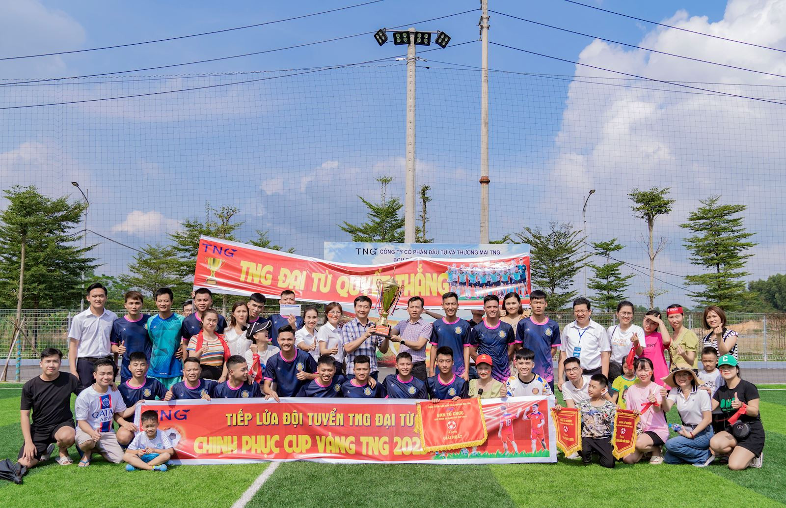 Thủ môn Nguyễn Thị Thảo và Trần Mậu Giang nhận giải Thủ môn xuất sắc nhất TNG Cup 2023