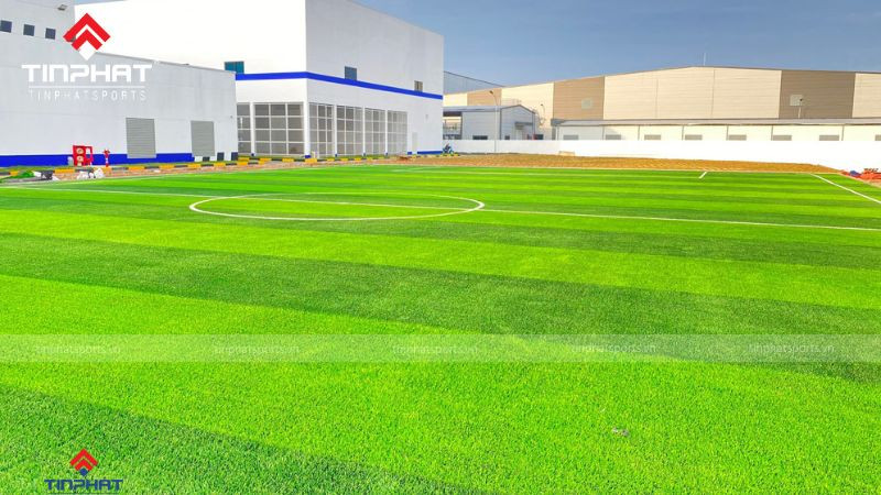 Toàn cảnh sân bóng đá cỏ nhân tạo Celadon City sau khi hoàn thiện thi công, sẵn sàng phục vụ