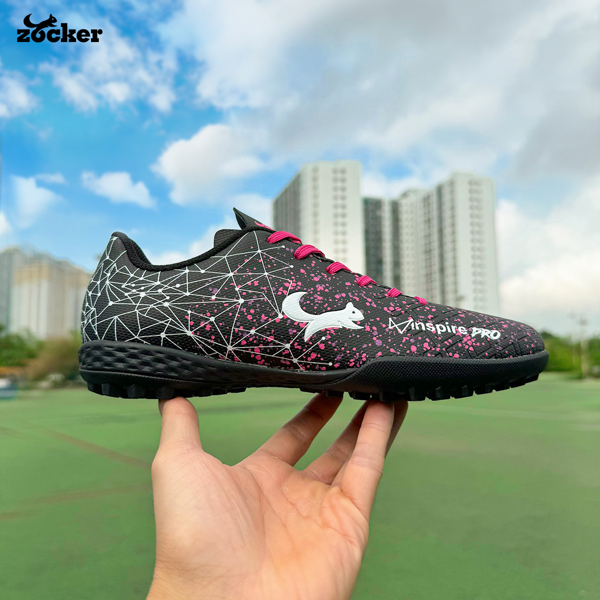 Trên tay mẫu giày đá bóng đế TF Zocker Inspire Pro Black Pink