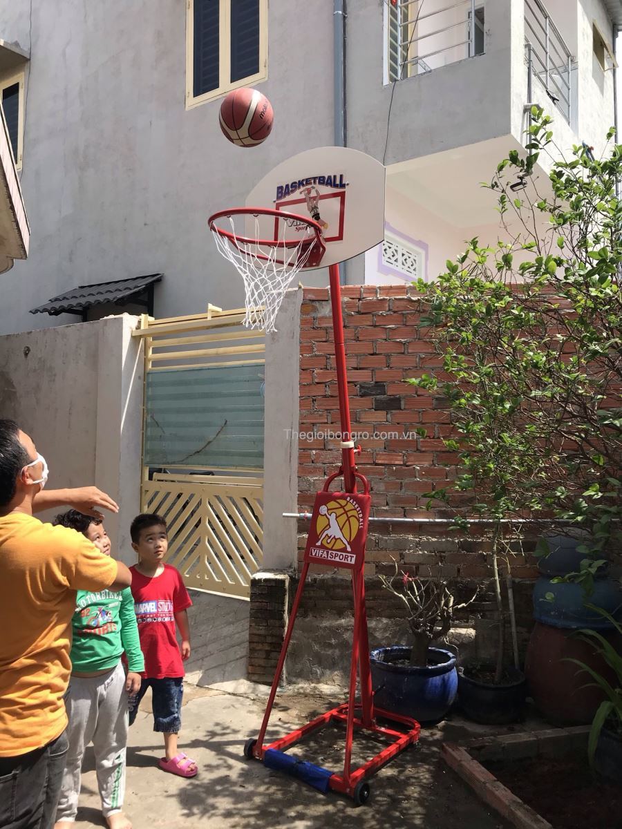 Trụ bóng rổ thiếu niên