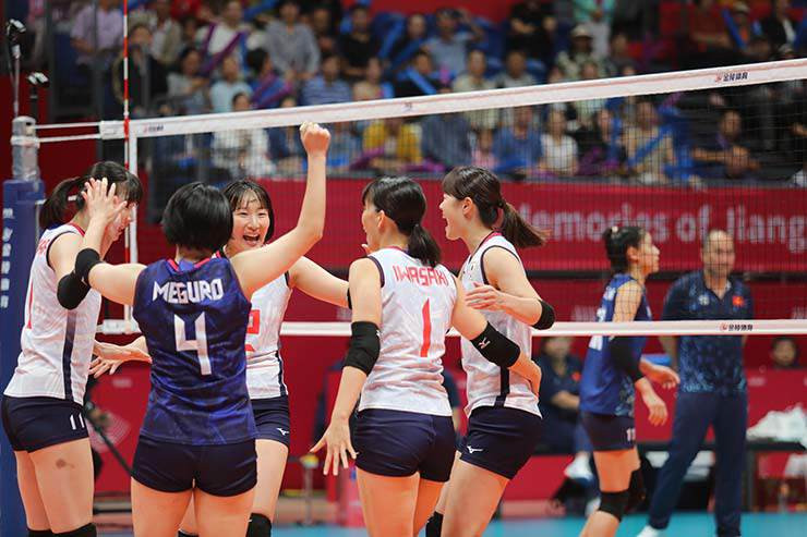 Trực tiếp bóng chuyền nữ Việt Nam Nhật Bản: Bích Thủy với những pha chắn bóng xuất sắc