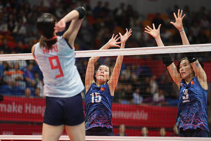 Trực tiếp bóng chuyền nữ Việt Nam Nhật Bản: Kiều Trinh thi đấu xuất sắc ở bán kết ASIAD