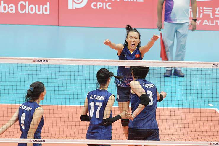 Trực tiếp bóng chuyền nữ Việt Nam Nhật Bản: Phan Thanh Tuyền nỗ lực chuyền bóng cho đồng đội