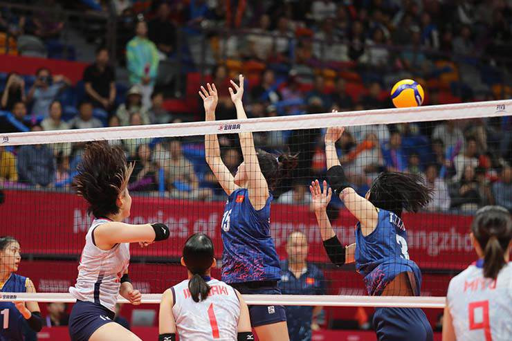 Trực tiếp bóng chuyền nữ Việt Nam Nhật Bản: Thanh Thúy nỗ lực tấn công xuyên suốt trận đấu