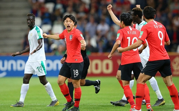 U20 Hàn Quốc ăn mừng chiến thắng lịch sử tại vòng bán kết U20 Thế giới