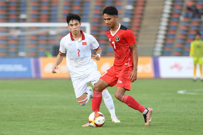 U22 Việt Nam thất vọng khi để thua đáng tiếc ở những phút cuối trận bán kết SEA Games 32.