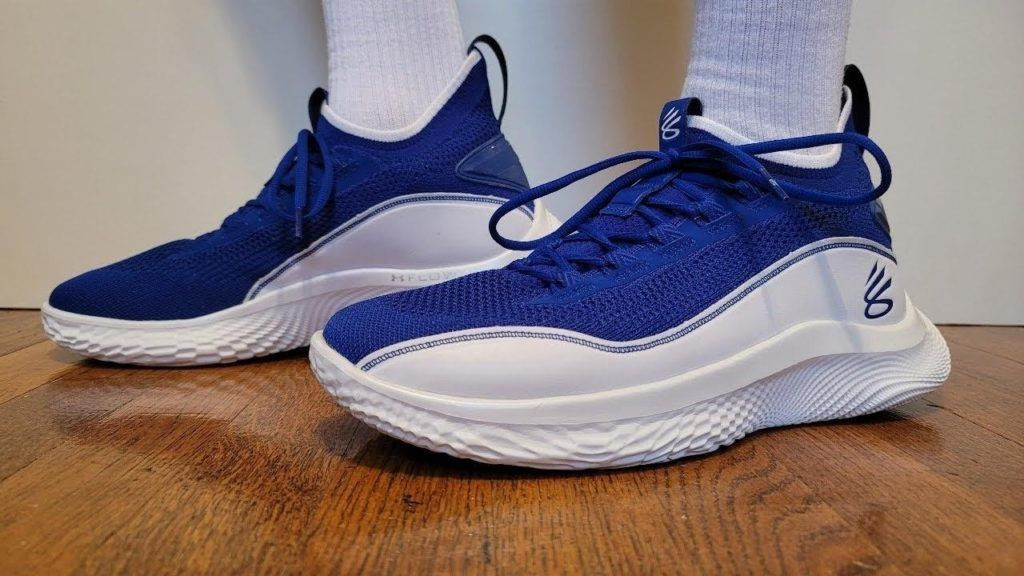 UA Curry Flow 8: Giày đánh bóng chuyền với công nghệ đệm Flow siêu nhẹ