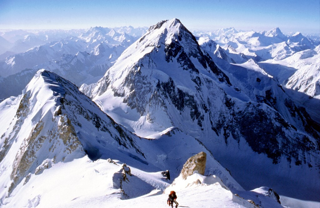 Núi Gasherbrum II, đỉnh núi cao thứ 13 thế giới với vẻ đẹp thanh bình